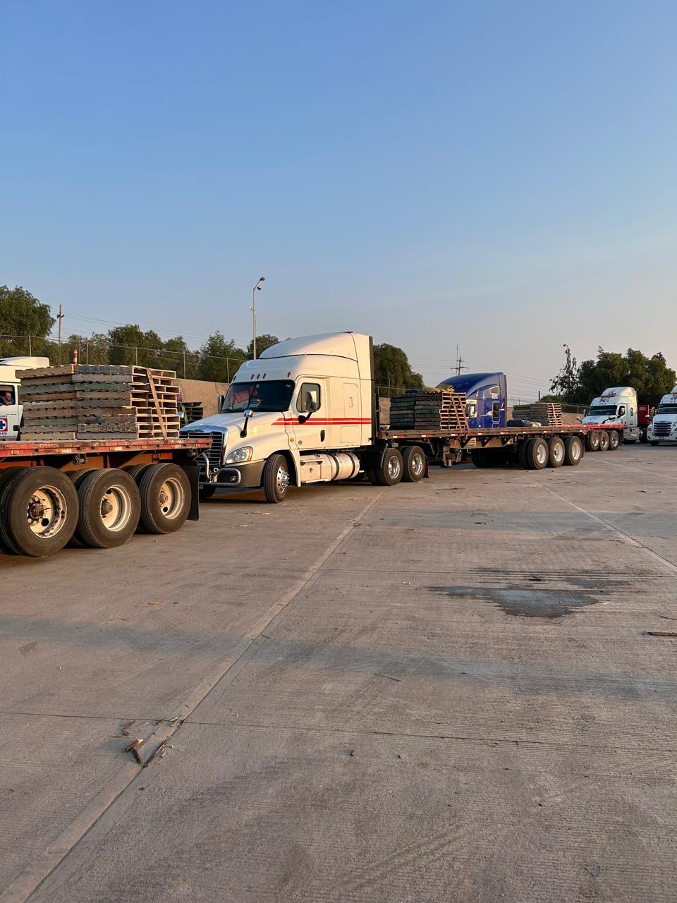 Unidad con plataforma de carga